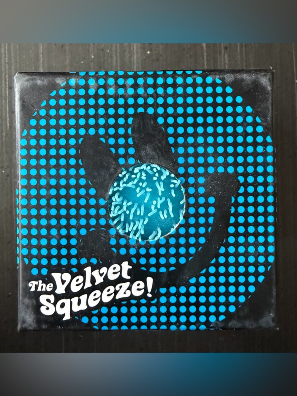 Needoh “Flower Power” Fuzz Ball -blue - Picture 2 of 4